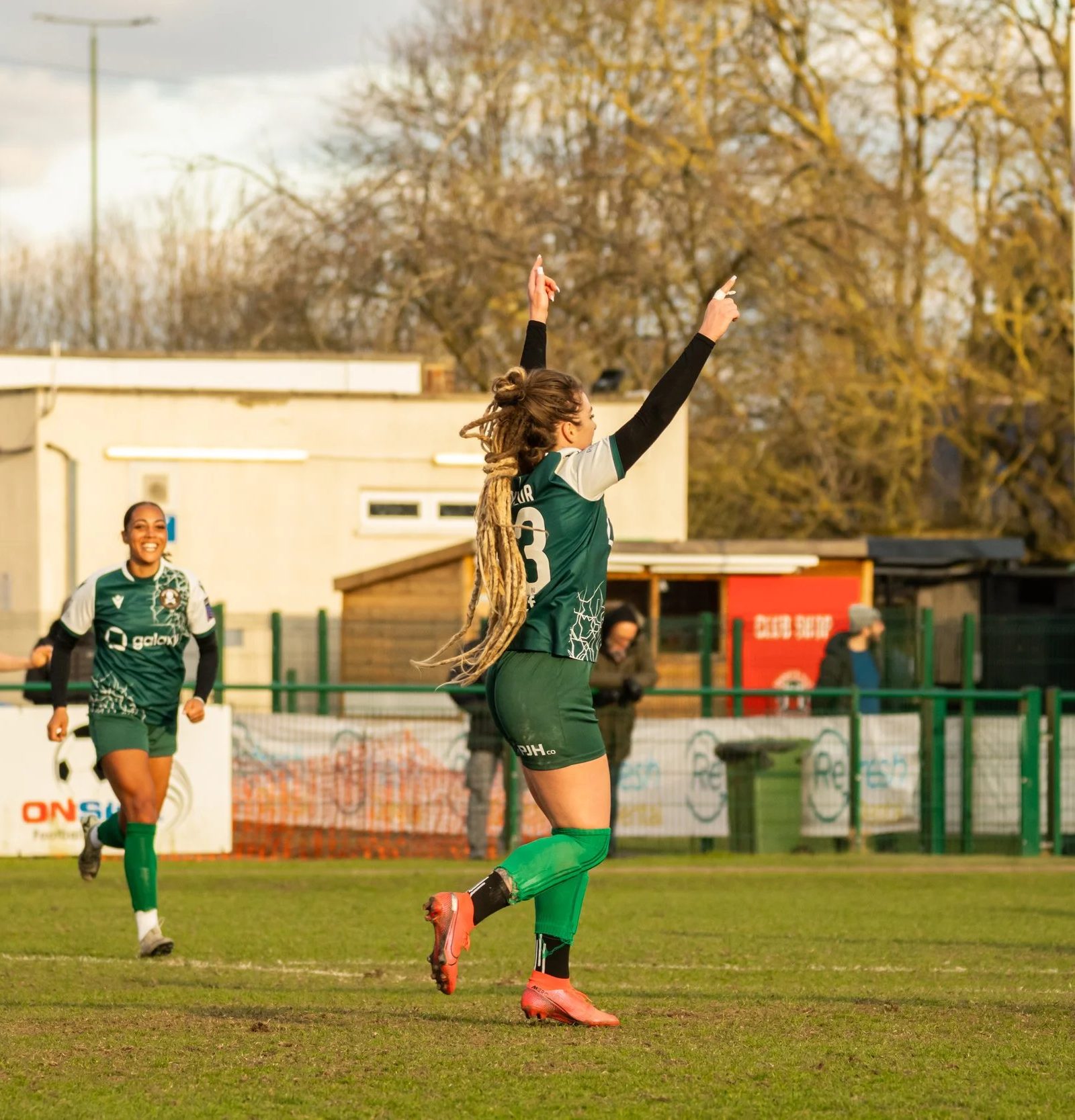 2 Late goals secure vital three points on the road