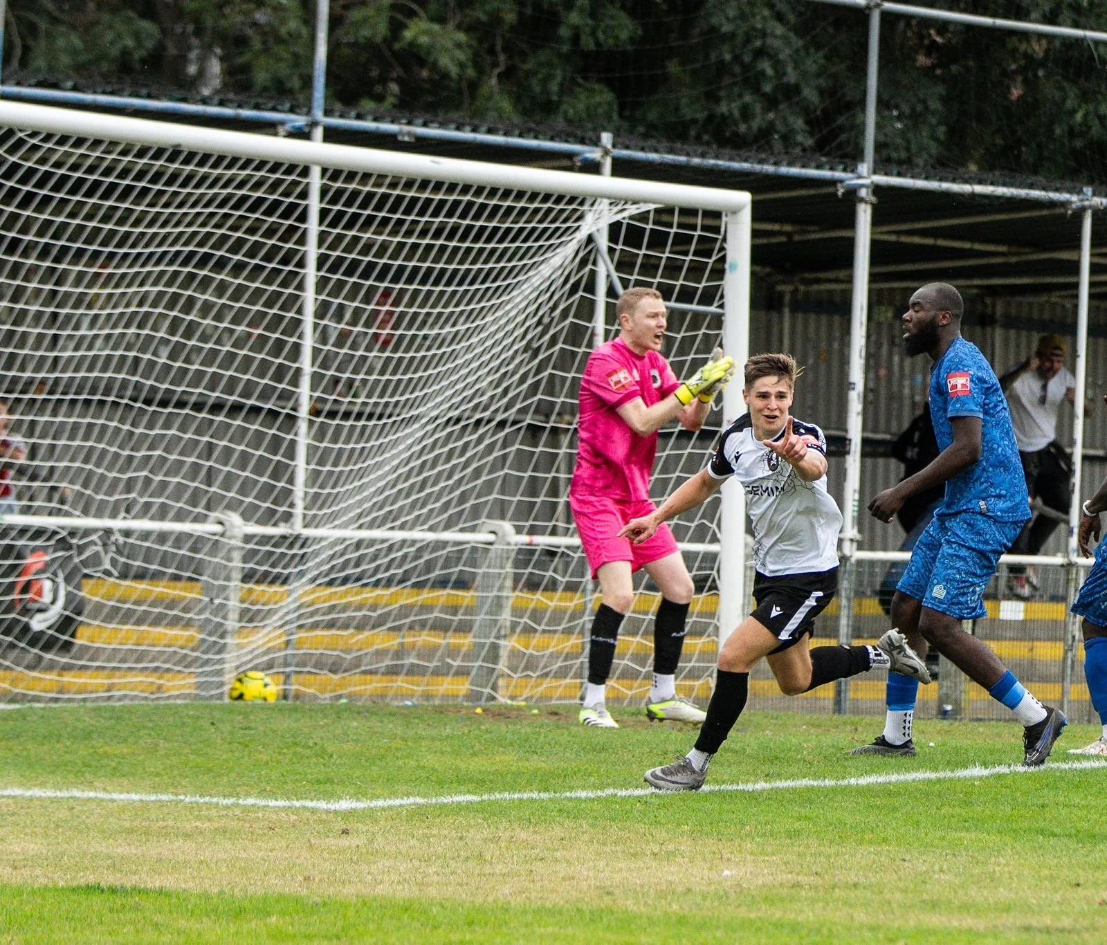 Late Setchell Goal Seals Bedford's FA Trophy Victory