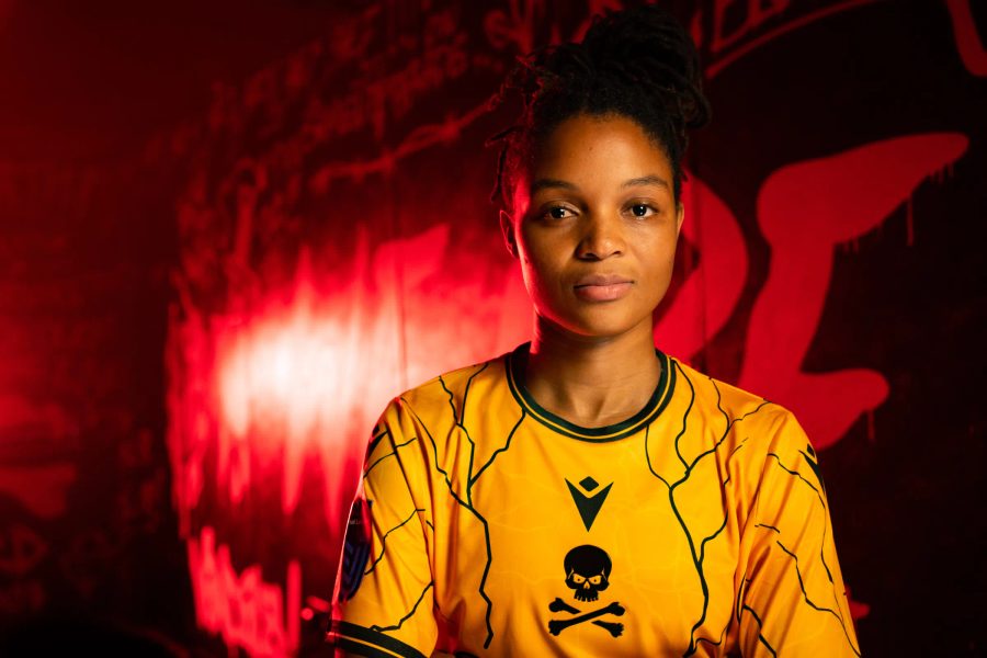 Anele Komani Joins the Pirates